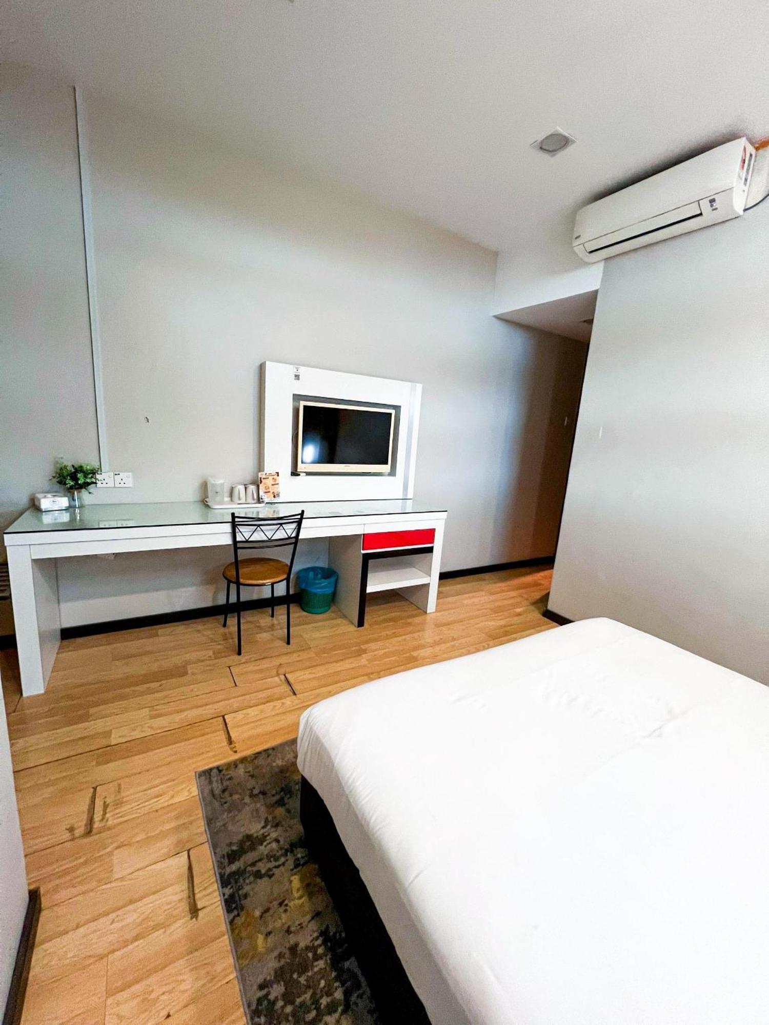 Lovita Hotel กวนตัน ภายนอก รูปภาพ